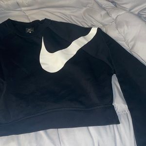 Women’s nike long sleeve crop top